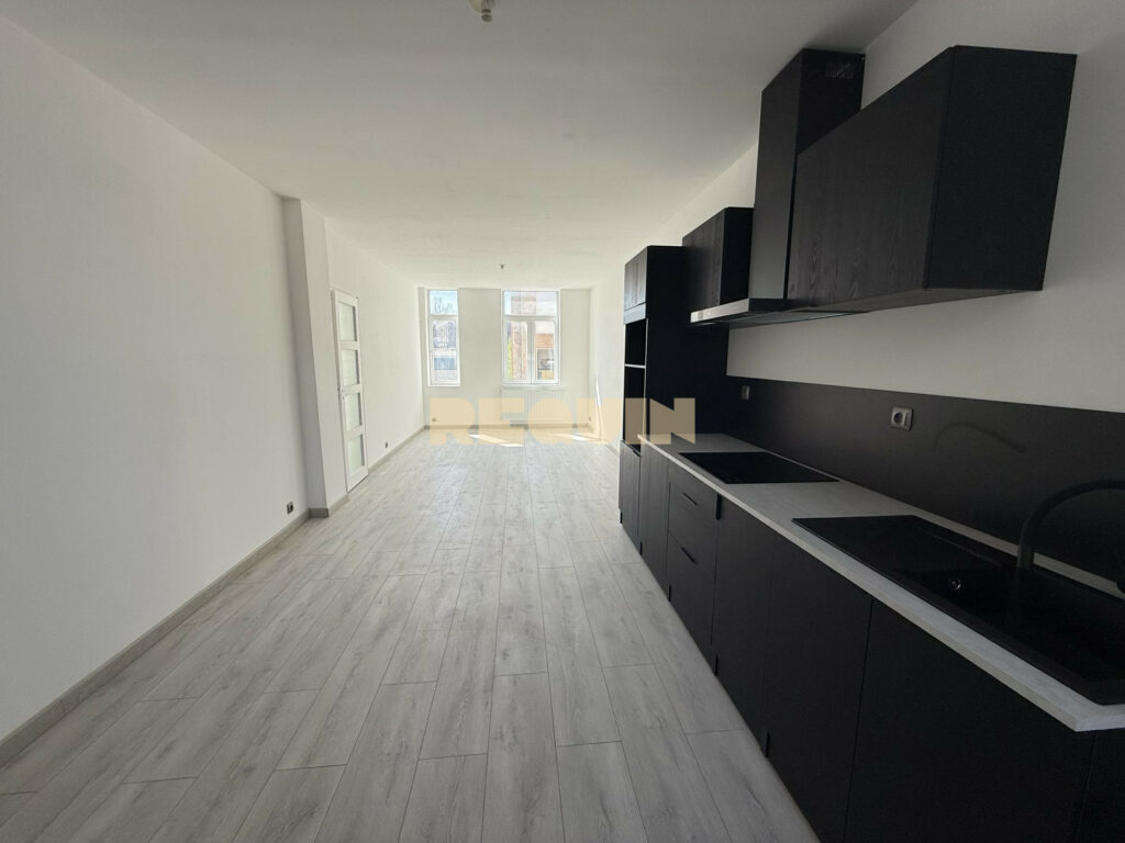 Appartement 3 pièces à Lille — Grand T3 Wazemmes refait à neuf — photo 2