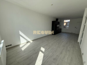 Appartement 3 pièces à Lille — Grand T3 Wazemmes refait à neuf — photo 10