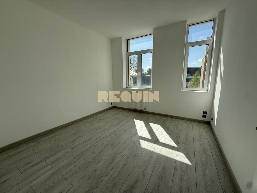 Appartement 3 pièces à Lille — Grand T3 Wazemmes refait à neuf — photo 5