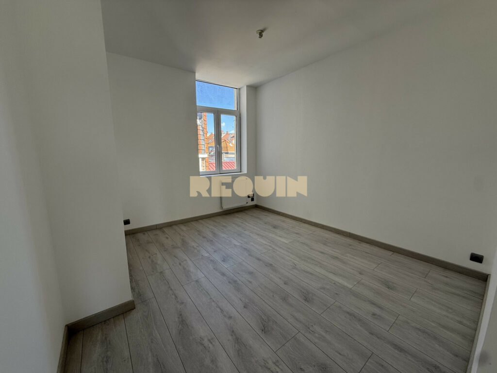 Appartement 3 pièces à Lille — Grand T3 Wazemmes refait à neuf — photo 6