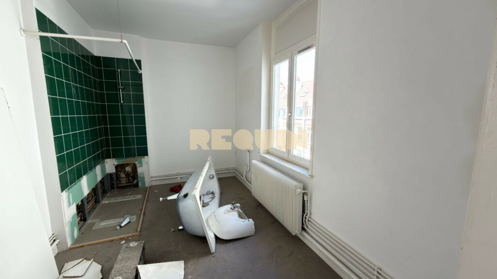 Appartement 3 pièces à Lille — Appartement à travaux Place Sébastopol — photo 5