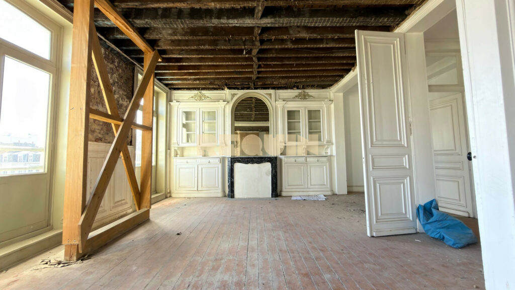 Appartement 3 pièces à Lille — Appartement à travaux Place Sébastopol — photo 7