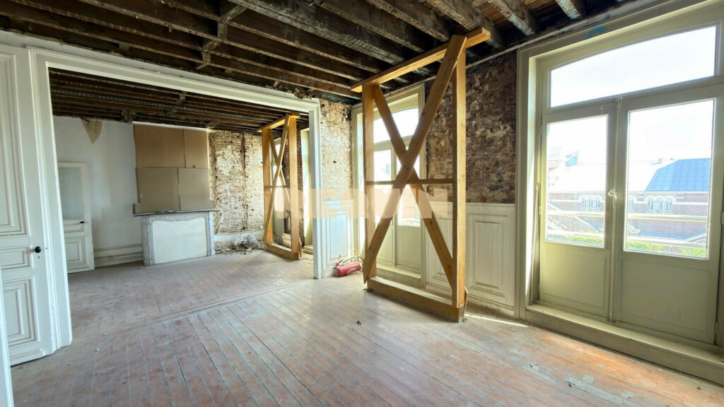 Appartement 3 pièces à Lille — Appartement à travaux Place Sébastopol — photo 8