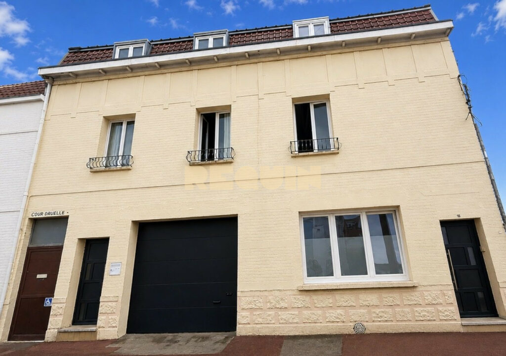 Immeuble à Lille — Deux Immeubles de rapport — photo 1