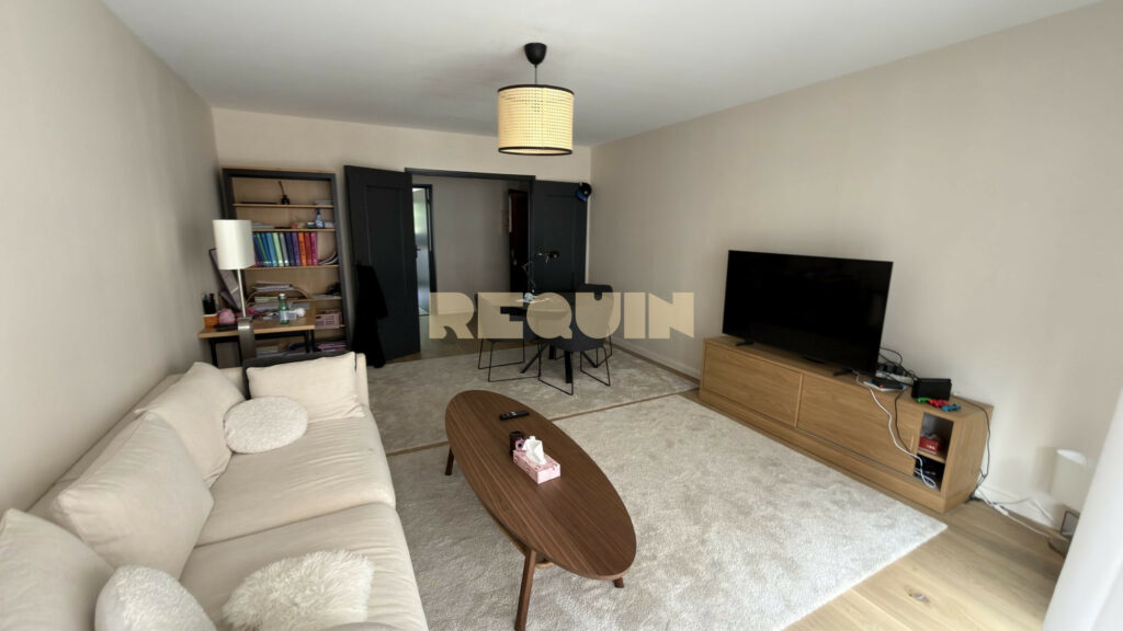 Appartement 3 pièces à Lille — Grand T3 avec terrasse parking et cave — photo 2