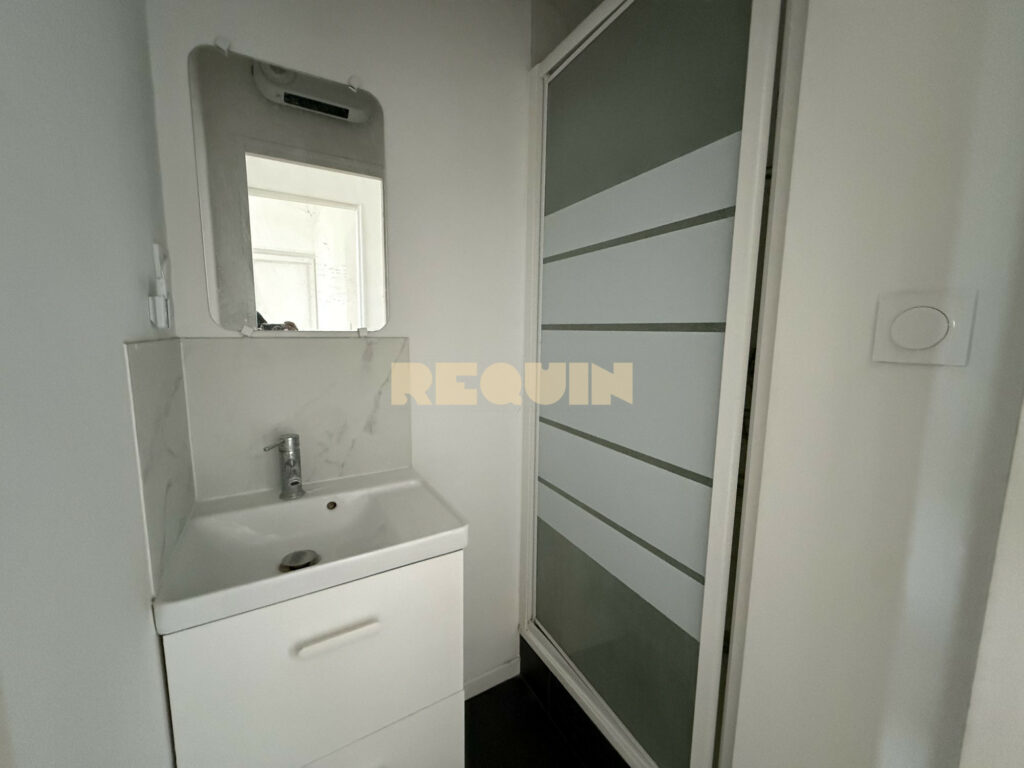 Appartement 2 pièces à Lille — T2 place Philippe Lebon — photo 5