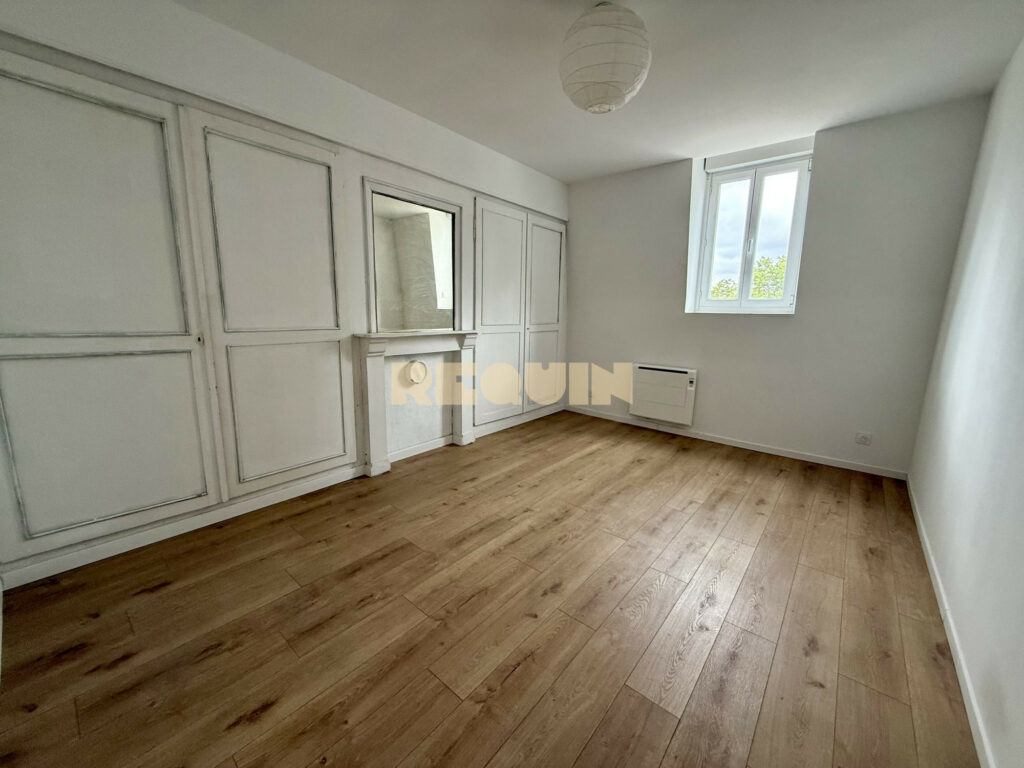 Appartement 2 pièces à Lille — T2 place Philippe Lebon — photo 1
