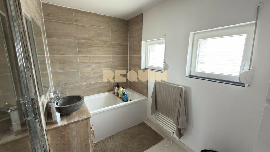 Maison 4 pièces à Faches-Thumesnil — Maison familiale avec jardin et garage — photo 8