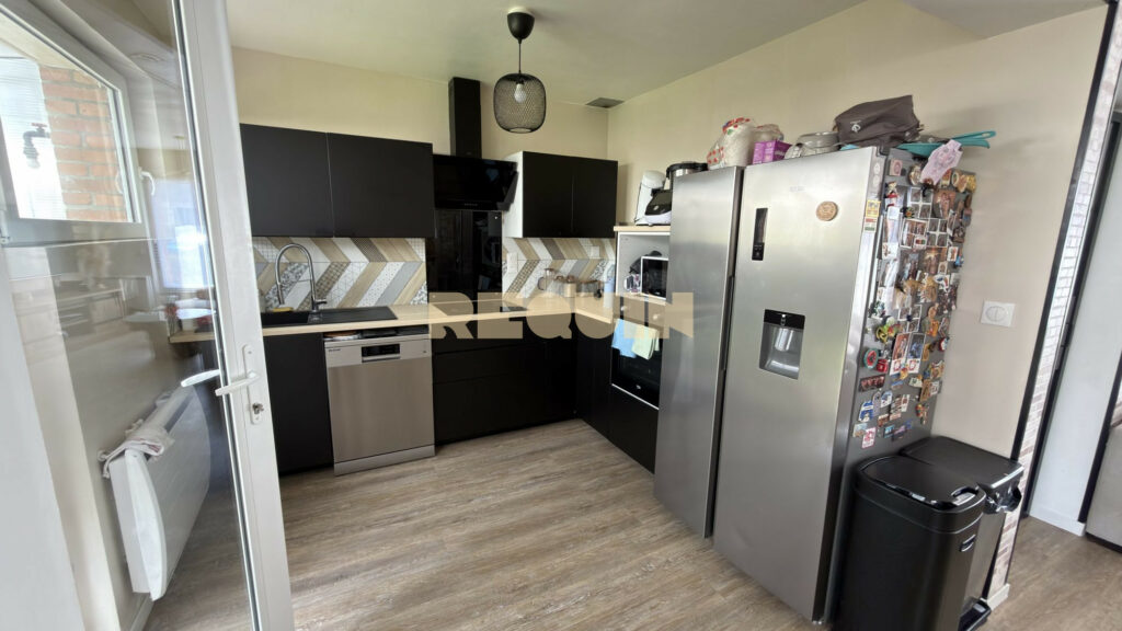Maison 4 pièces à Faches-Thumesnil — Maison familiale avec jardin et garage — photo 3