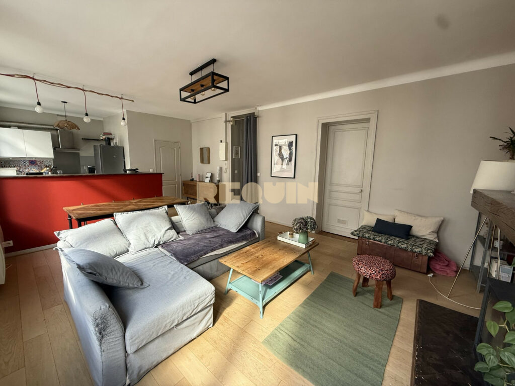 Appartement 2 pièces à Lille — Grand T2 rue Colbert — photo 1