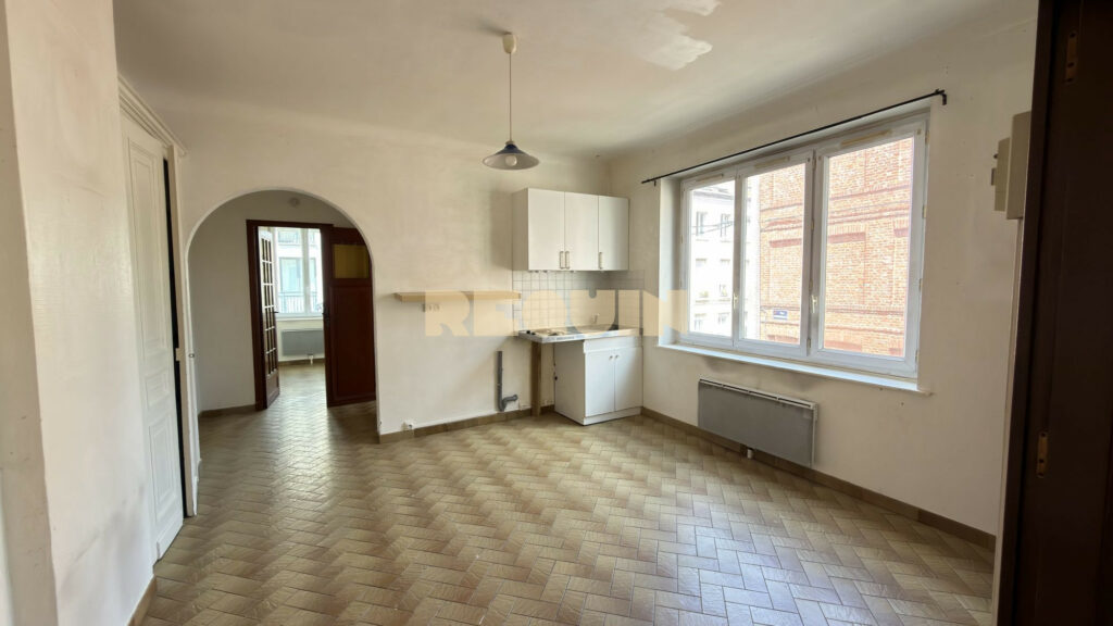 Appartement 3 pièces à Lille — T2 bis à rénover — photo 2