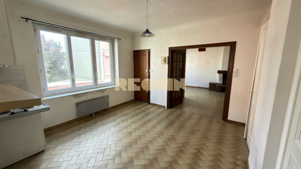 Appartement 3 pièces à Lille — T2 bis à rénover — photo 1