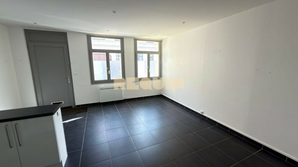 Appartement 1 pièces à Lille — F1 bis Vieux Lille — photo 4