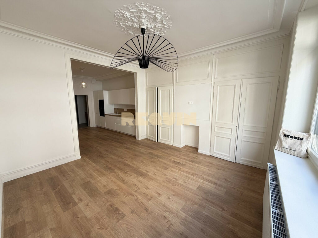 Appartement 3 pièces à Lille — Republique – T2 avec cachet — photo 1