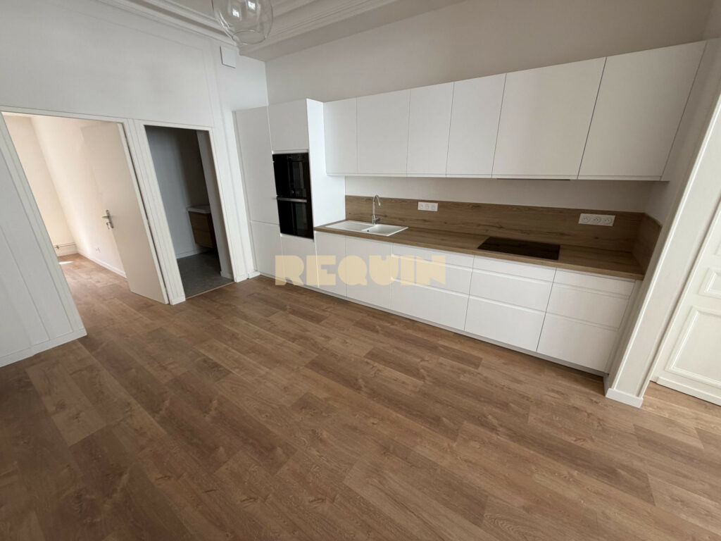 Appartement 3 pièces à Lille — Republique – T2 avec cachet — photo 3