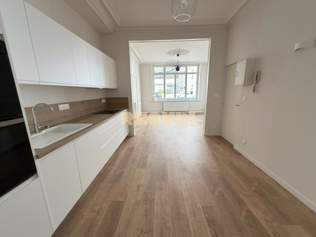 Appartement 3 pièces à Lille — Republique – T2 avec cachet — photo 4