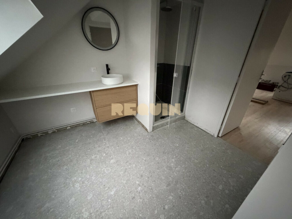 Appartement 2 pièces à Lille — Vauban – Studio bis avec mezzanine — photo 3