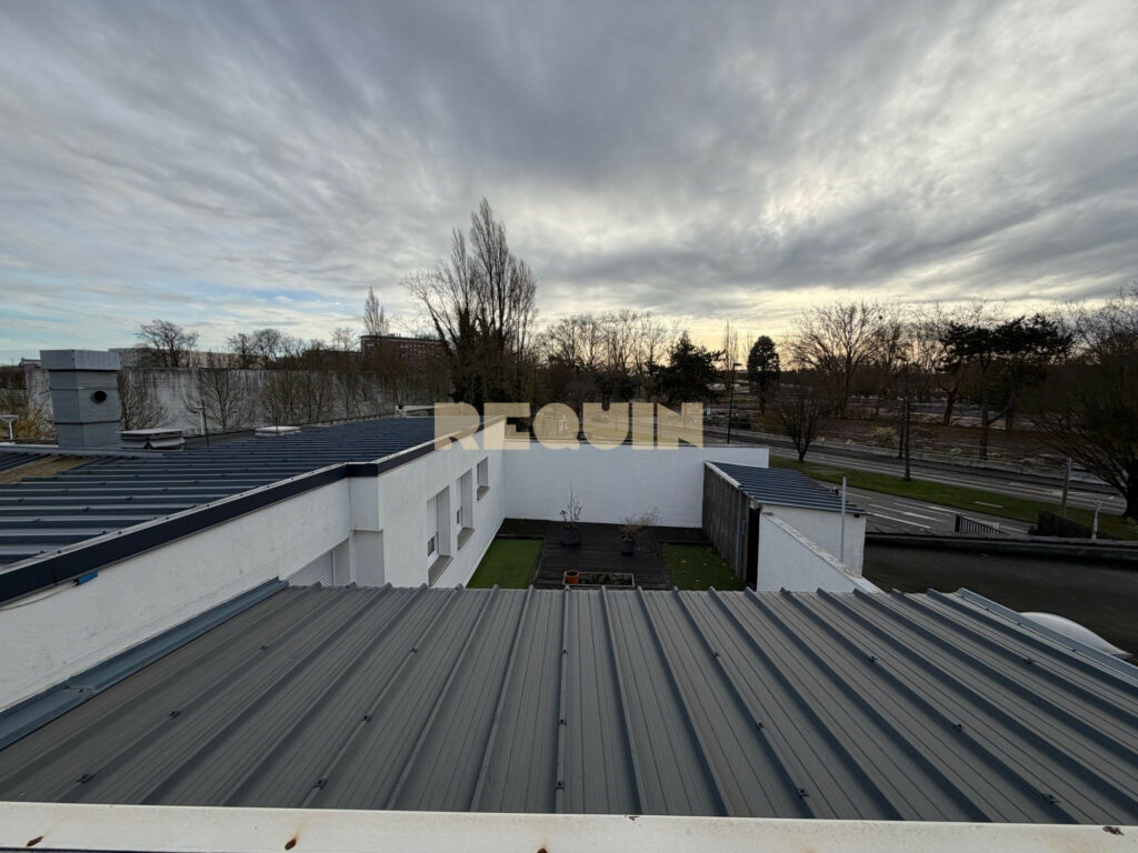 Immeuble à Lille — Immeuble mixte — photo 1