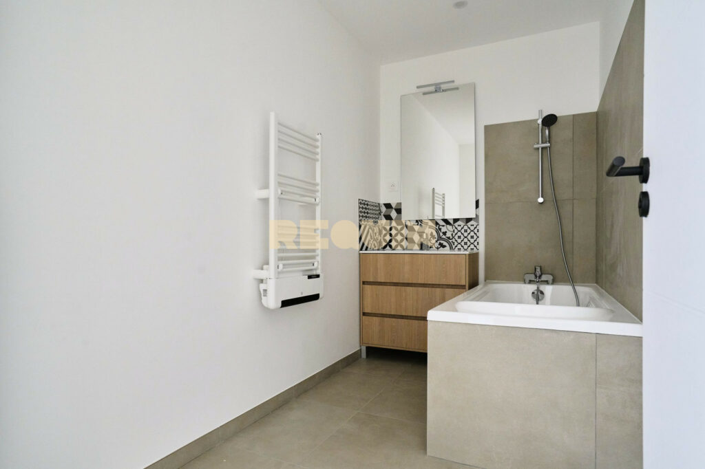 Appartement 4 pièces à Saint-André-Lez-Lille — Appartement à vendre Saint-André-lez-Lille — photo 3