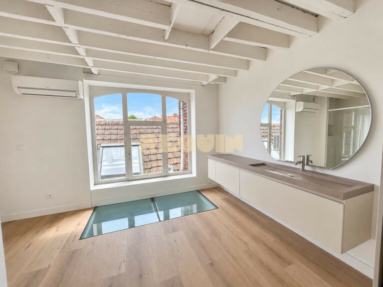 Maison 3 pièces à Roubaix — Maison esprit loft avec extérieur et parking — photo 1