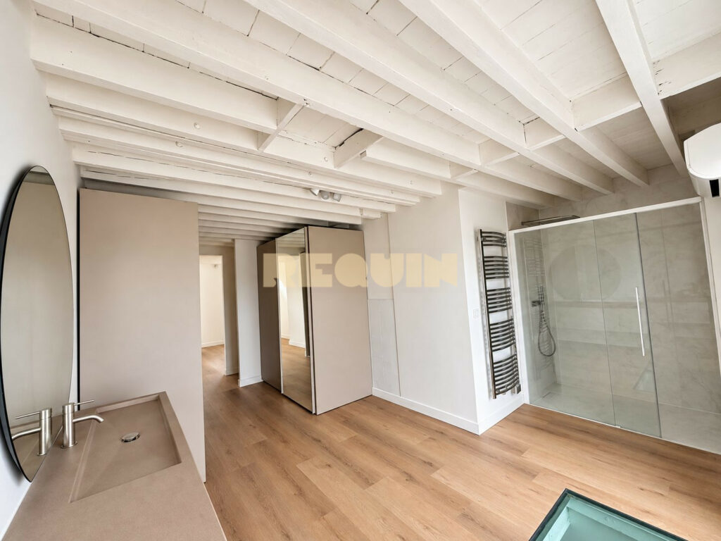 Maison 3 pièces à Roubaix — Maison esprit loft avec extérieur et parking — photo 7