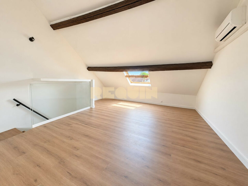 Maison 3 pièces à Roubaix — Maison esprit loft avec extérieur et parking — photo 3