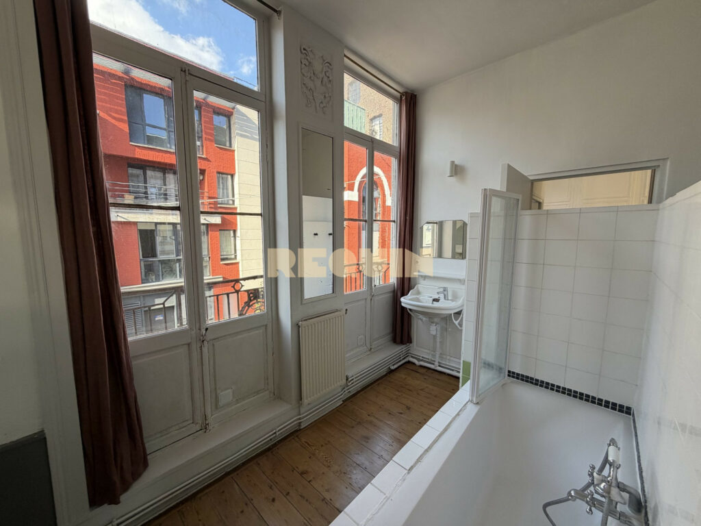 Appartement 3 pièces à Lille — T2bis Vieux-Lille — photo 6