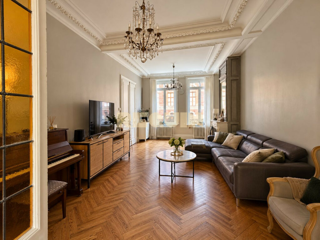 Maison 10 pièces à Lille — Magnifique Maison Bourgeoise — photo 1