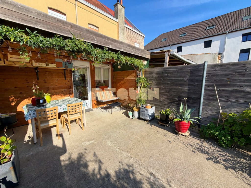 Maison 5 pièces à Loos — Loos – Maison avec jardin — photo 2
