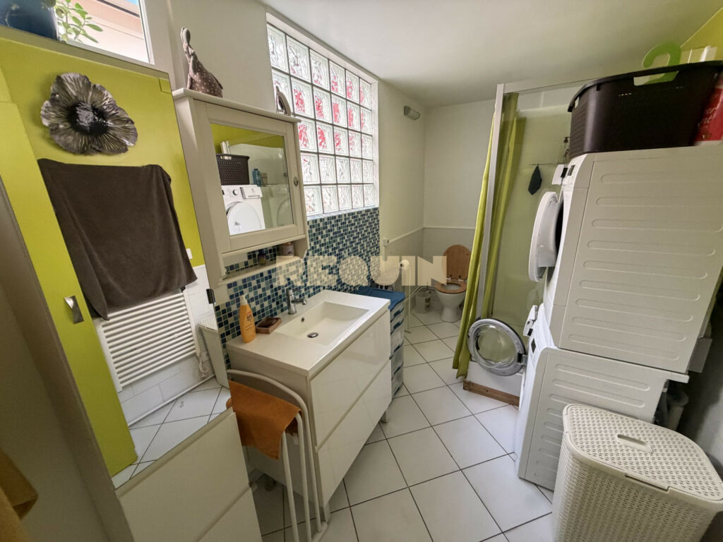 Maison 5 pièces à Loos — Loos – Maison avec jardin — photo 9