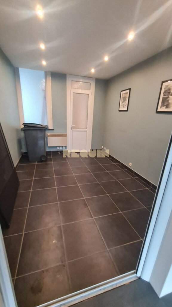 Immobilier Pro à Lille — Local Commercial — photo 5